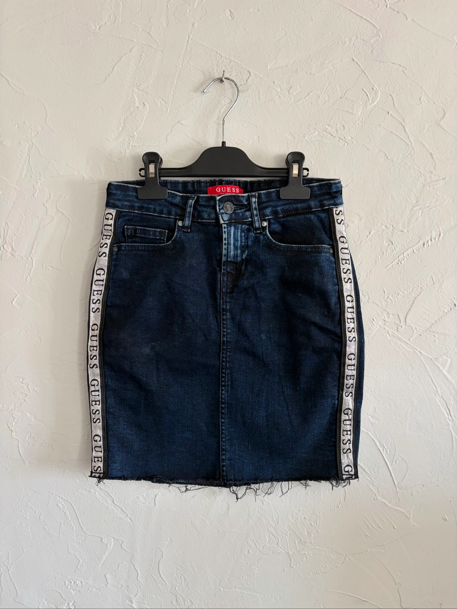 Jupe vintage en jean Guess taille 36 